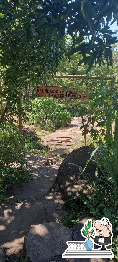 Veja imagens do exterior do Cabana do louro