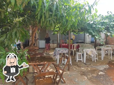 Veja imagens do interior do Dona Li - Restaurante e dormitórios