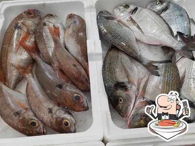 La Paranza San Silvestro offre un'ampia scelta di piatti di pesce