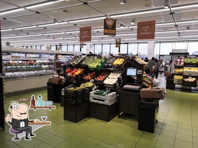 Gli interni di Mercatò Cafè