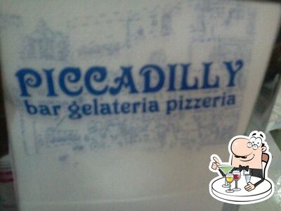 Bar piccadilly serve alcolici