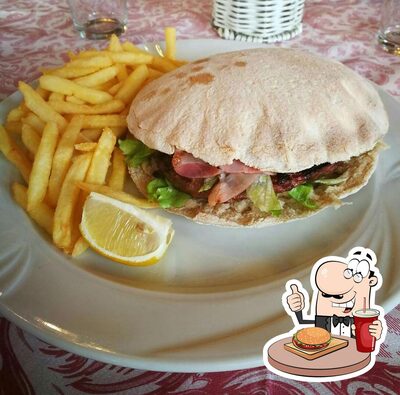 Concediti un bell'hamburger alla pizzeria Pizzeria Rendola