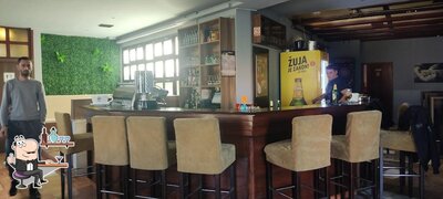 Dai un'occhiata agli interni di Caffe bar POLLO