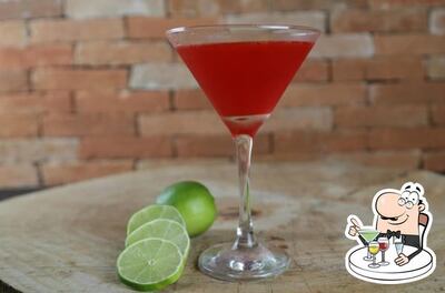 Peça destilados e outros drinques alcoólicas