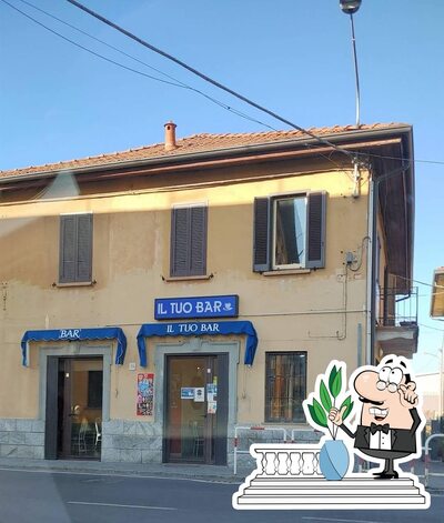 Goditi la vista dagli esterni di Mio bar