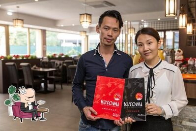 Siediti a un tavolo di Ristorante Cinese E Giapponese Kiyomi