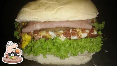 Delicie-se com um hambúrguer no Brothers lanches e pizzas