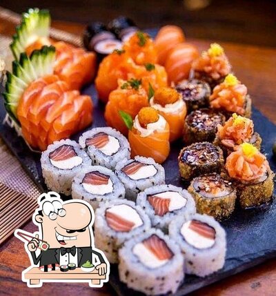 Rolos de sushi são servidos no Caponga