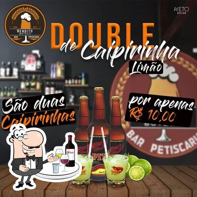 Selecione de uma escolha de bebidas no Bendito Boteco