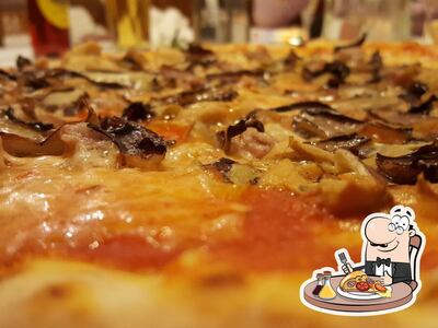 Scegli una pizza al ristorante Ristorante Pizzeria La Pineta e Locanda al Panorama