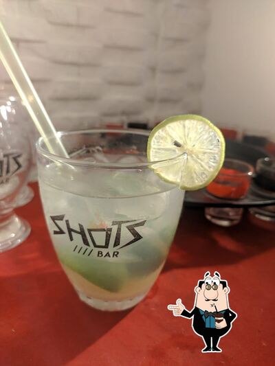 Shot's Bar serve uma seleção de bebidas