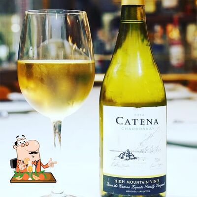 Peça uma drinque alcoólico do menu