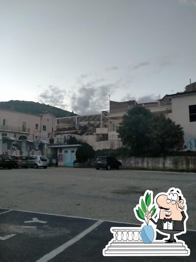 Goditi la vista dagli esterni di Bar con vista dal tetto