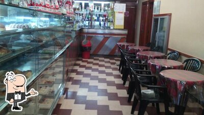 Siediti a un tavolo di Bar Del Corso Bronte