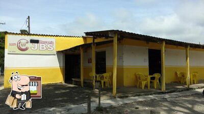 a parte exterior é uma característica importante do Bar e Mercearia JBS