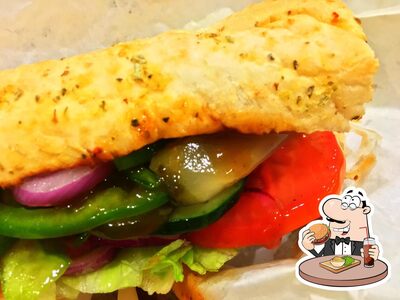 Delicie-se com um hambúrguer no Sesc Restaurante Norte Shopping