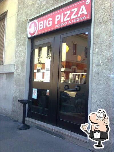 Siediti a un tavolo di Big Pizza