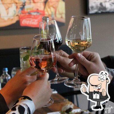 Venez essayer différentes boissons proposées par Proeflokaal Bregje