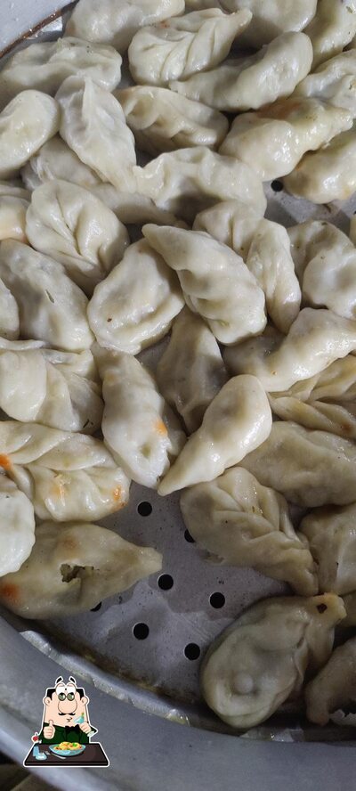 Food at VR MAGGI AND MOMOS