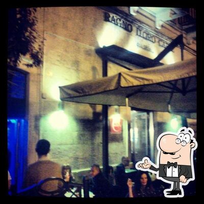 Dai un'occhiata agli interni di Bar Ragno D'Oro