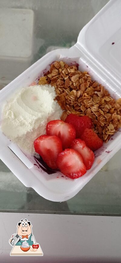 Não esqueça de experimentar uma sobremesa no Açaí do Santana