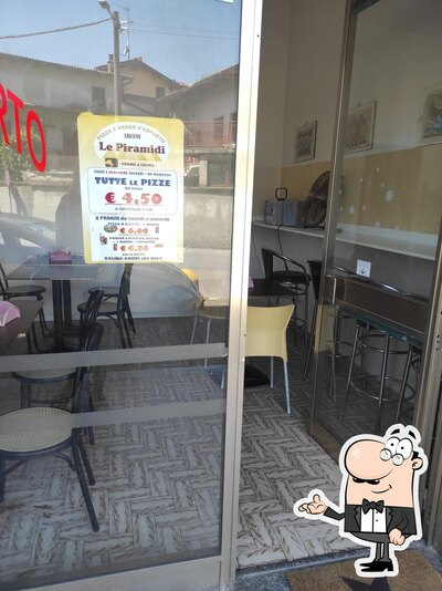 Dai un'occhiata agli interni di Le Piramidi