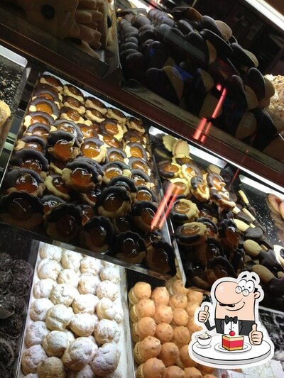 Pasticceria Magnolia propone un'ampia varietà di dolci