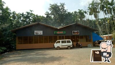 The exterior of Dosth Fast Food