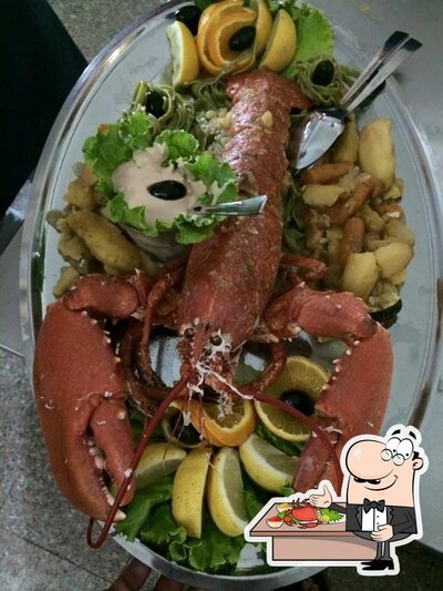 Marinero Noone Gradac serve un'ampia selezione di prodotti di cucina di mare