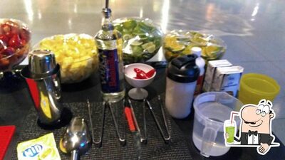 Desfrute de uma bebida no Angel's Drinks