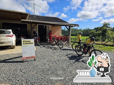 Descubra o exterior do Eliane Lanches