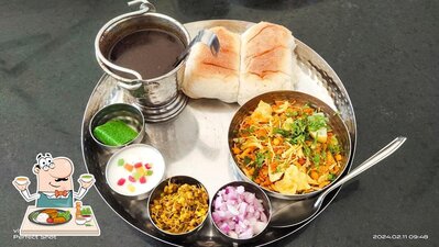 Meals at Mahabarachi Misal