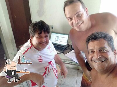 Sente em uma das mesas no American Foods