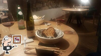 Siediti a un tavolo di RuStiKaL cucina bruta