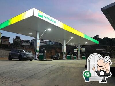 Veja imagens do exterior do Posto Primeiro vermelho - Grupo Nazarão
