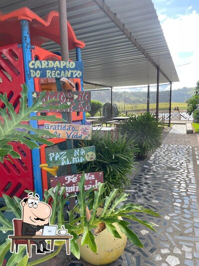 O interior do Restaurante Recanto da Lagoa