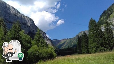 Guarda gli esterni di El Morbin