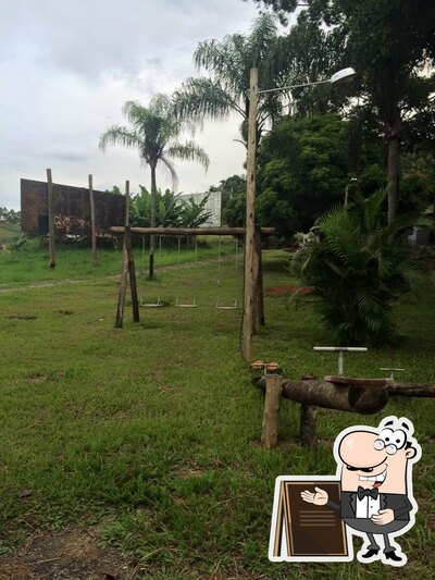 Veja imagens do exterior do Barraca Verde descida litoral