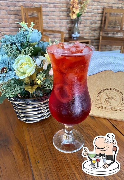 O Café da Maria - Cafeteria e Confeitaria serve álcool