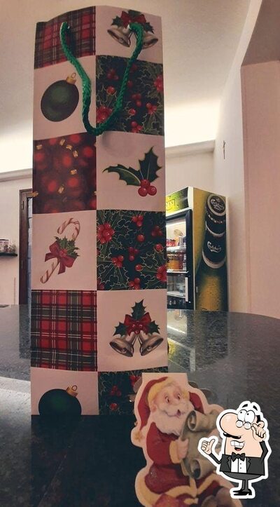 Siediti a un tavolo di Bar La Piazza Santa Maria Codifiume