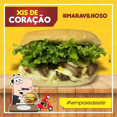 Delicie-se com um hambúrguer no Xis da Sete