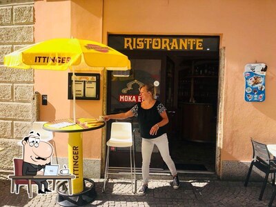 Siediti a un tavolo di Bar Mendrisio