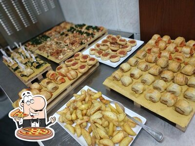 A Symon caffè, puoi prenderti una bella pizza