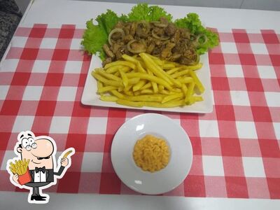 Você pode pedir fritas como acompanhamento ou lanche