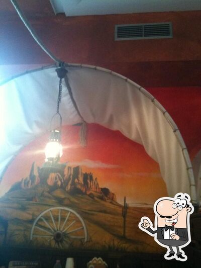 Dai un'occhiata agli interni di Old Wild West