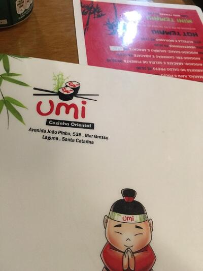 O logotipo do Sushi Umi
