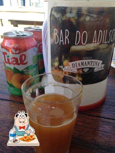 Bar e Restaurante do Adilson serve uma seleção de bebidas