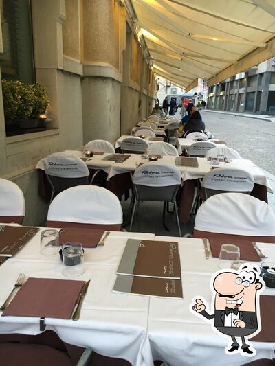 Siediti a un tavolo di Seven Srl