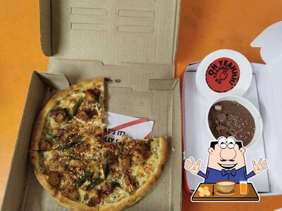 Food at Hundo Pizza