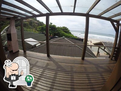 a parte exterior é uma característica importante do Canto da Praia Restaurante e Pousada